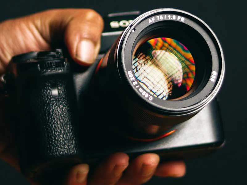 石英被广泛应用于光学、光源领域